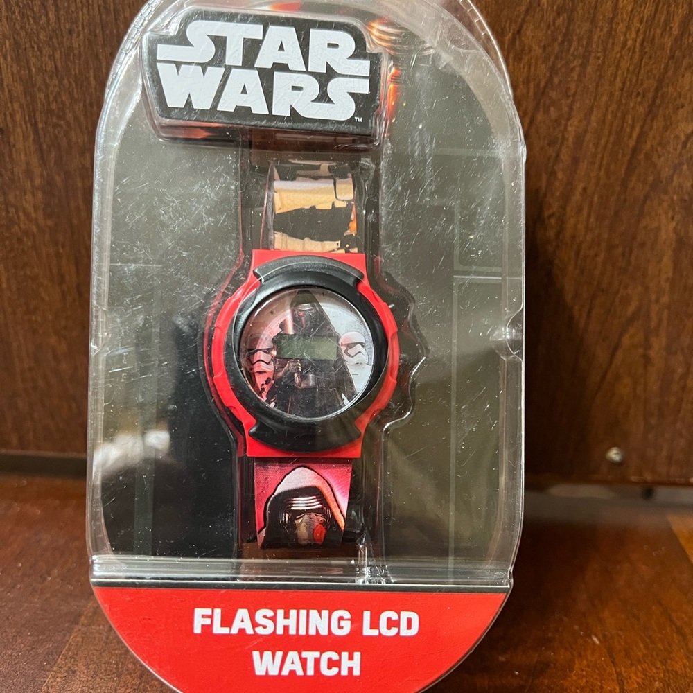 New boys Star Wars digital watch